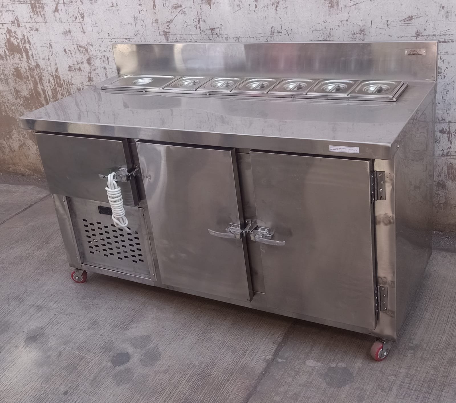 Makeline / Preparation Counter